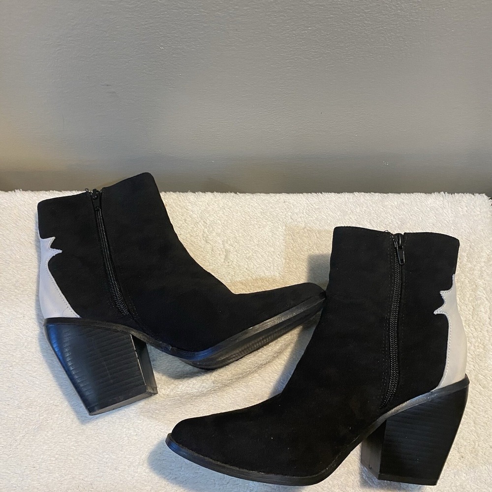 YOKI Black & Ivory Vegan Leather/Suede Western Star‎ Ankle Boot, 8